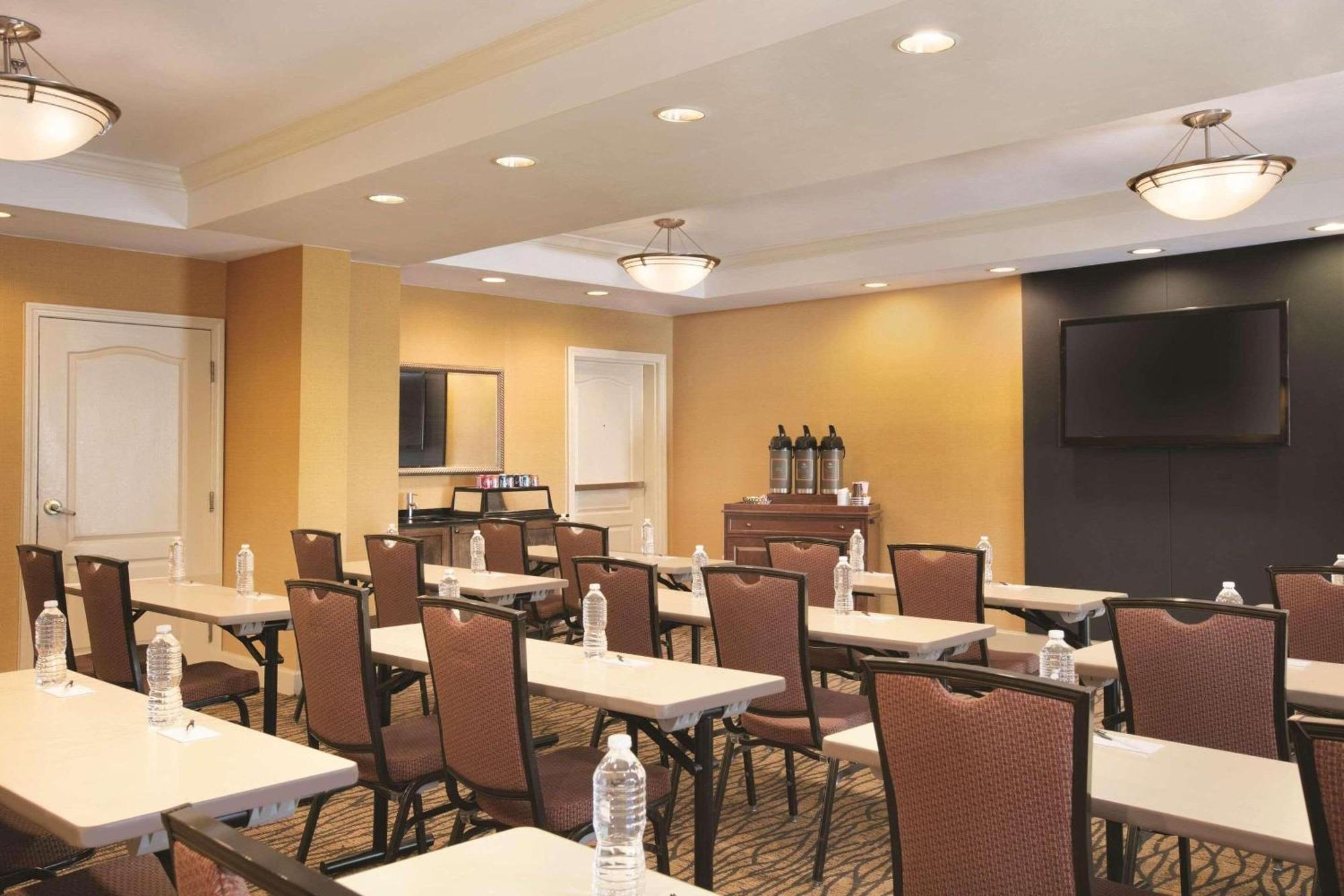 Country Inn & Suites By Radisson, Atlanta Airport North, Ga Bagian luar foto