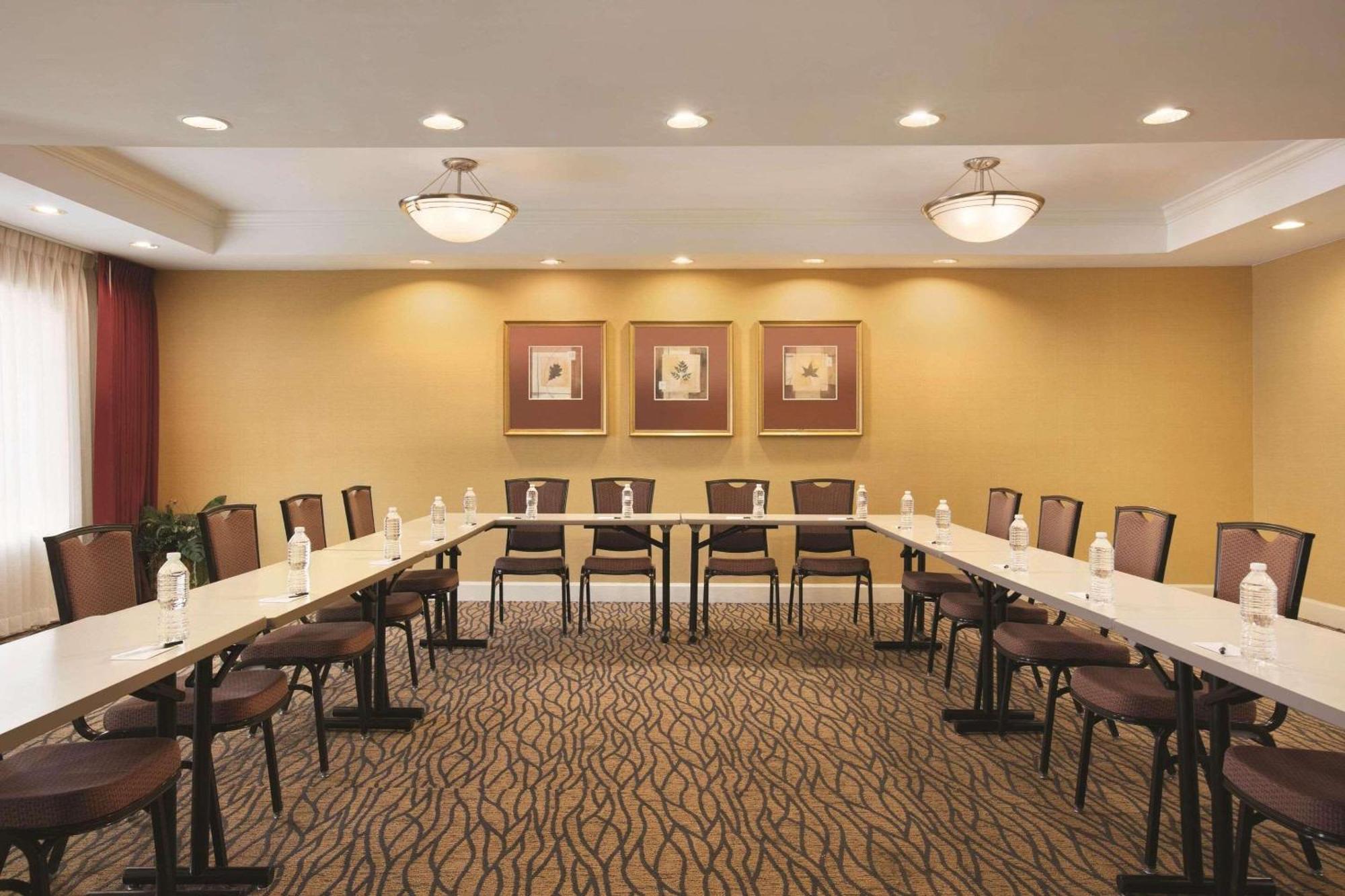 Country Inn & Suites By Radisson, Atlanta Airport North, Ga Bagian luar foto